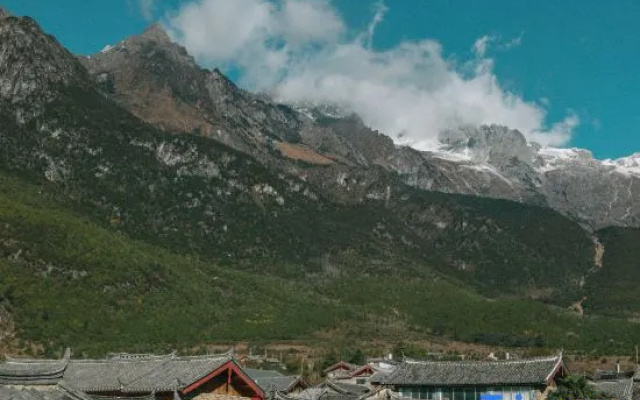 Meteorite Snow Mountain Resort (Rizhao Jinshan Roof View)