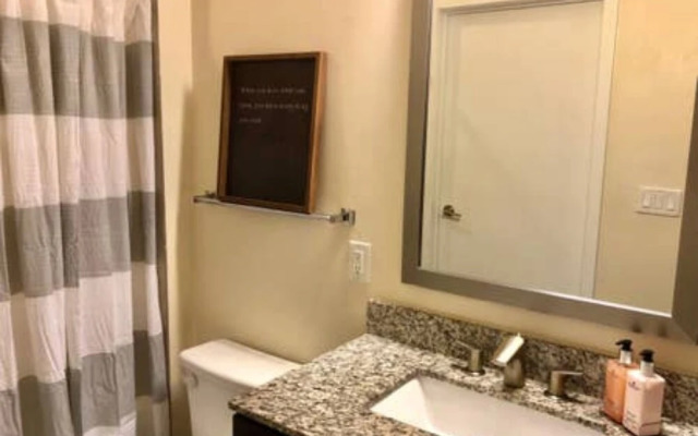 Charming Buckhead Studio