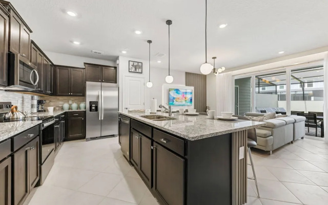 1287 Blue Paradise Way