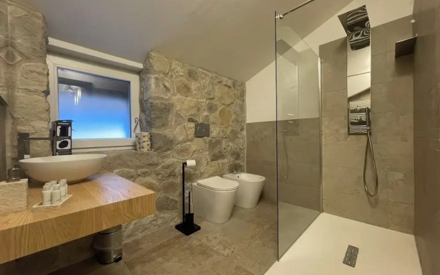 SnowLake Suite & Apartments