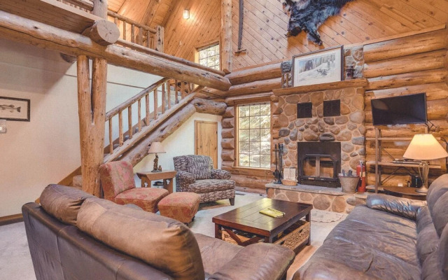 Bear Den Log Cabin