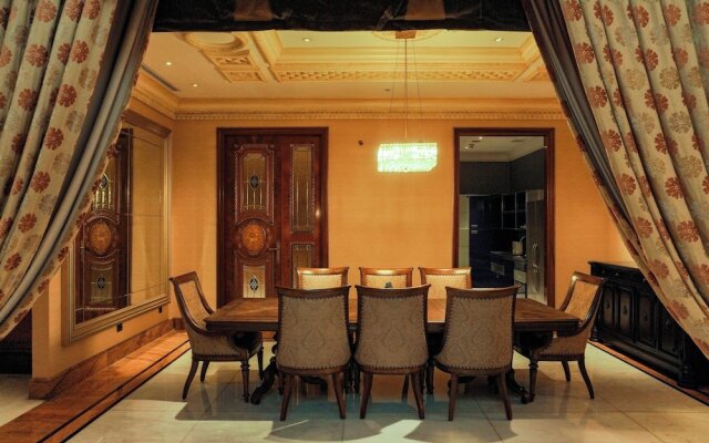 Luxurious And Strategic 4Br Da Vinci Apartment