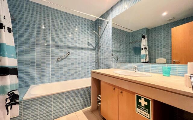 Albufeira Modern 2 by Homing