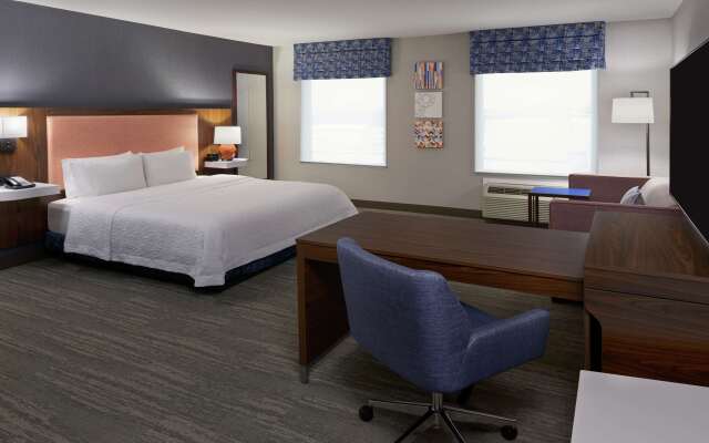 Hampton Inn & Suites by Hilton Montreal-Dorval