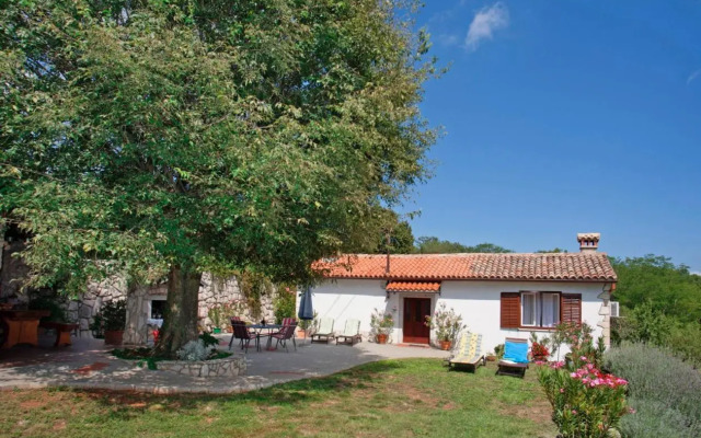 Roža in Sveti Bartol (Haus für 2-3 Personen)