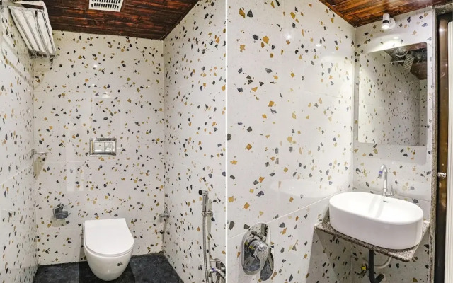 Fabhotel Peralz
