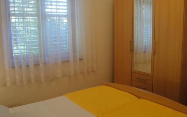 Apartments Jakov G.