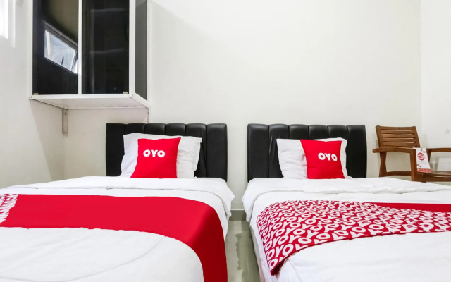 Super OYO 3838 Tamansari Guest House
