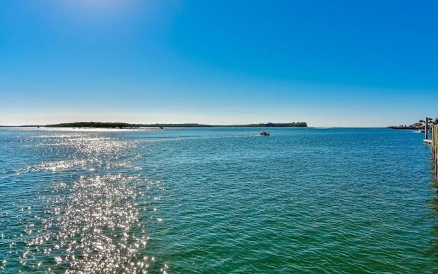 Eagle Cay Building 5-602