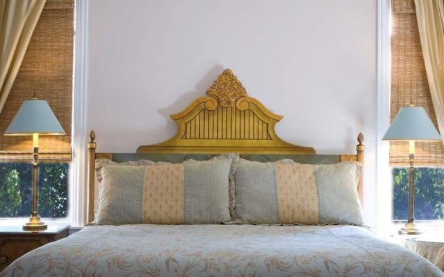 Harvey House Bed & Breakfast