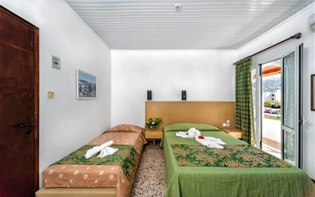 Harmony Hotel And Studios