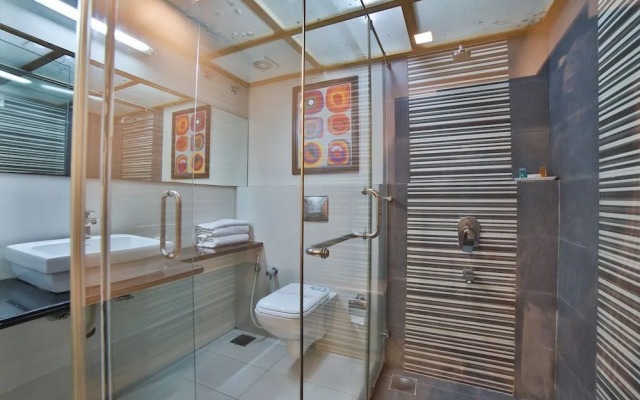 Hotel The Emerald by OYO Rooms