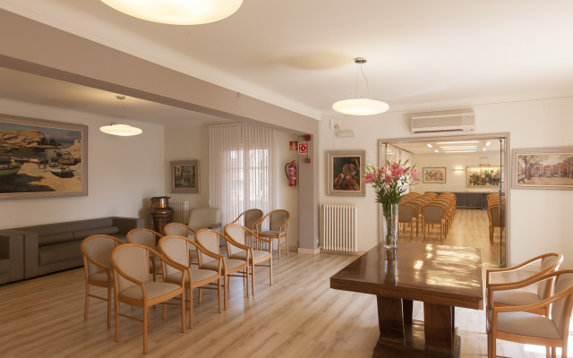 Hotel Pirineo Figueres by Pierre and Vacances