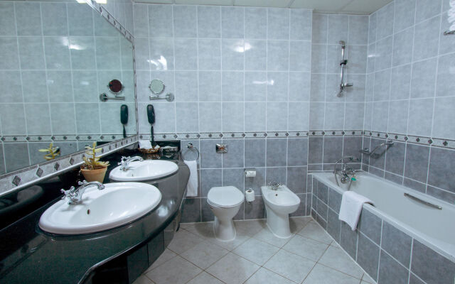 The Panari Hotel - Near Jomo Kenyatta International Airport