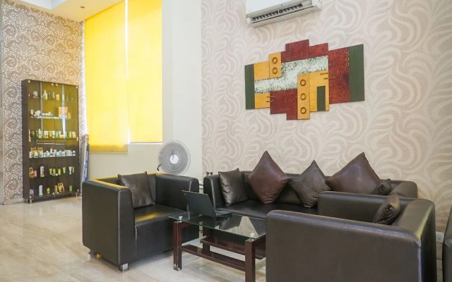 OYO Flagship 15614 Hotel Olive KEM Hospital