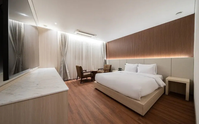 Guwol Hotel Rondo