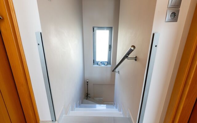 Elegant Maisonette Garden near Beach