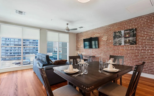 Modern Condos in California Building by Hosteeva