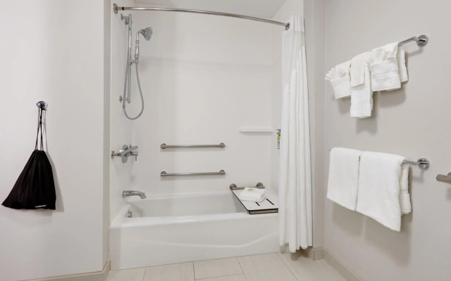 Holiday Inn Express Kermit by IHG