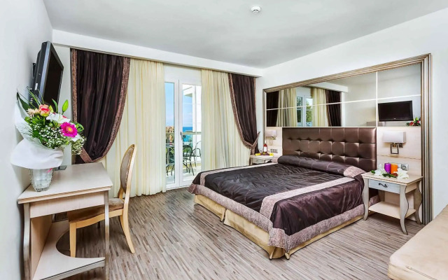 Elinotel Apolamare Hotel