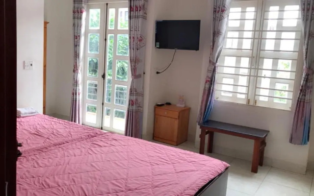 Nhà Nghỉ Hoàng Hoa