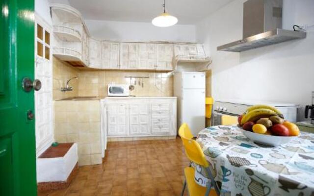 Candelaria's Mountain House (Pool & Sea Views)