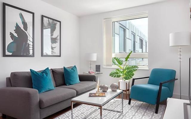 Thesqua.re Lincoln Plaza Apartments