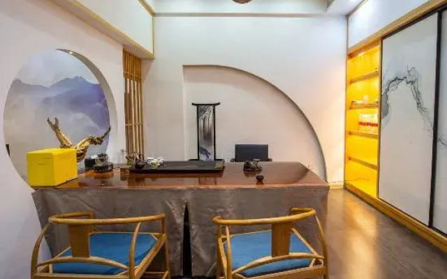 Phoenix Menghua River View Homestay (Phoenix Ancient City Branch)