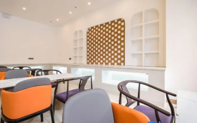 O.live Social Hotel Near Fuhai West Metro Station, Shenzhen World Exhibition & Convention Centerr – Business – Shenzhen