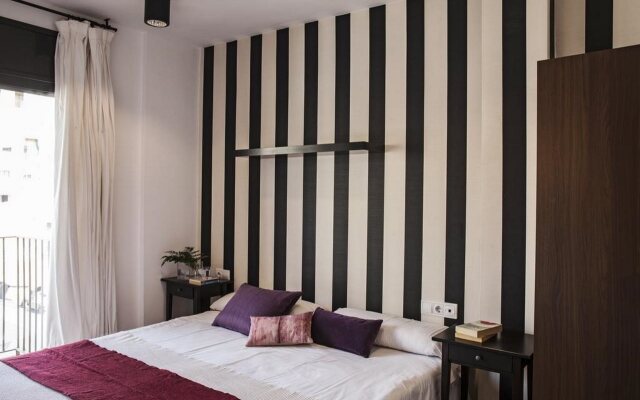 AinB Eixample-Entenza Apartments