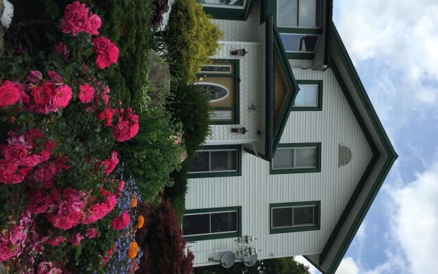 Niagara's Emerald Falls Bed & Breakfast