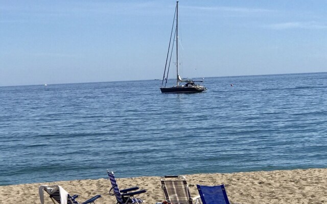 Mi Capricho Beachfront Apartment - Sitio de Calahonda