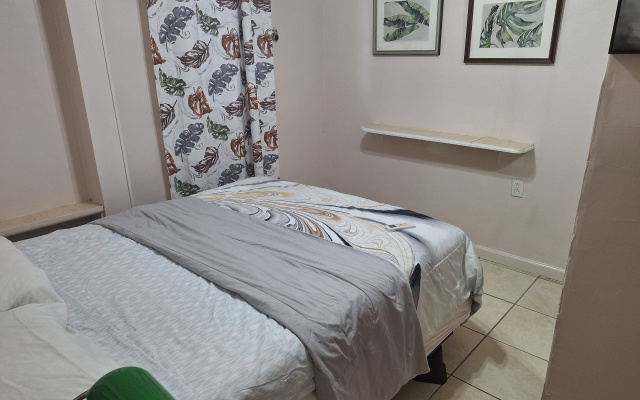 Sunset Gardens Guesthouse