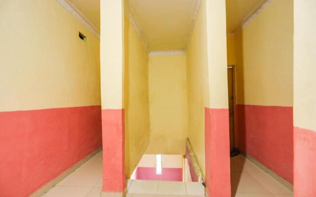SPOT ON 91879 Emes Jaya HomestayNearSamsung Electronic Indonesia PT