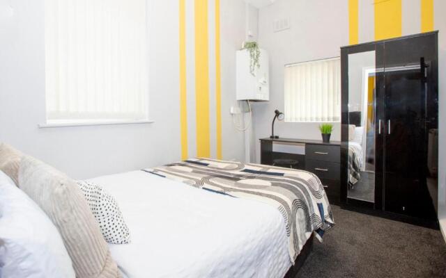 Entire 5 Bed House - Weekly Discounts - By Centre