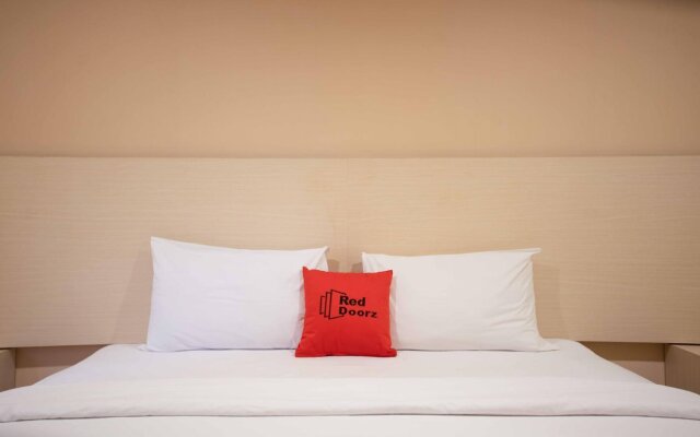 Formerly RedDoorz Premium @ Igloo Hotel