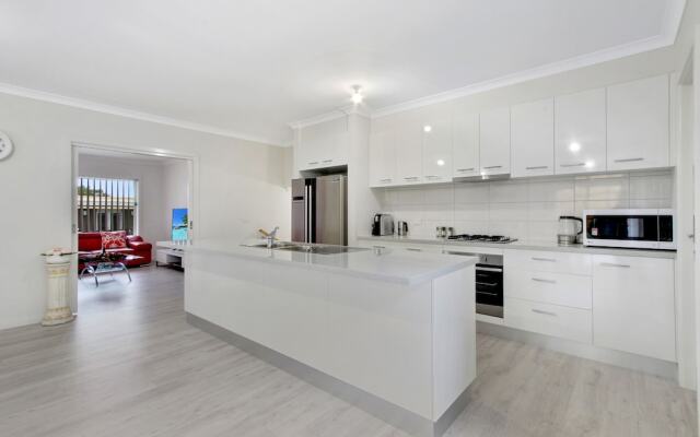 V & V Family Dream Away