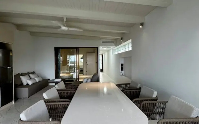 Beachside Residence