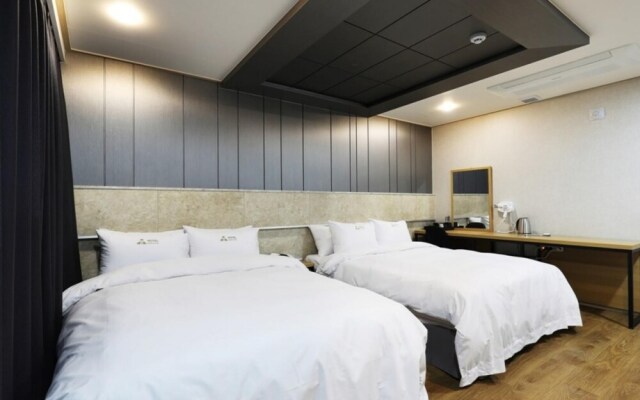 Wolmido Grand Suite Hotel