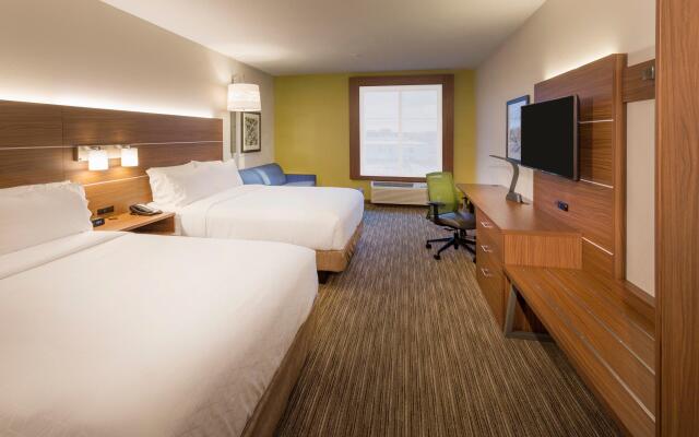 Holiday Inn Express & Suites Seattle South - Tukwila by IHG