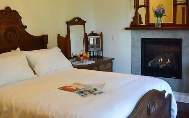 The River Belle Inn