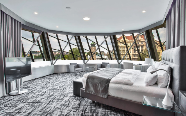 Dancing House hotel - Tančící dům