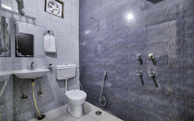 Crown Residency by OYO Rooms