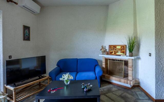 Luxury house in Elani beach 100m by the sea