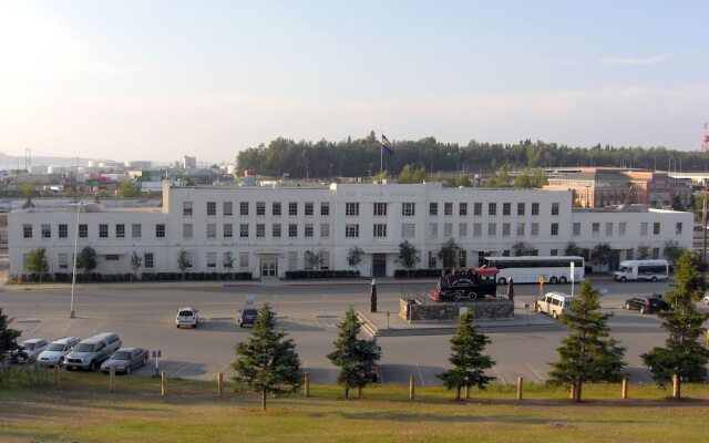Ingra House Hotel