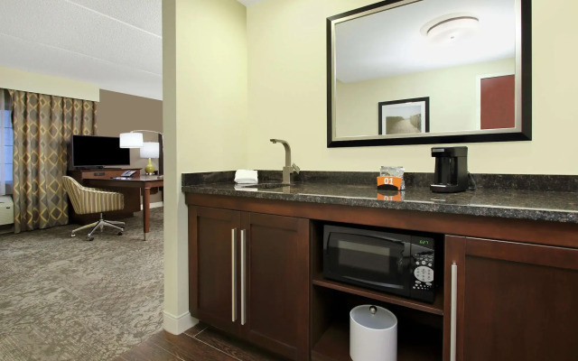 Hampton Inn & Suites Rockville Centre