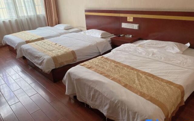 Xishuangbanna Qunyi Business Hotel