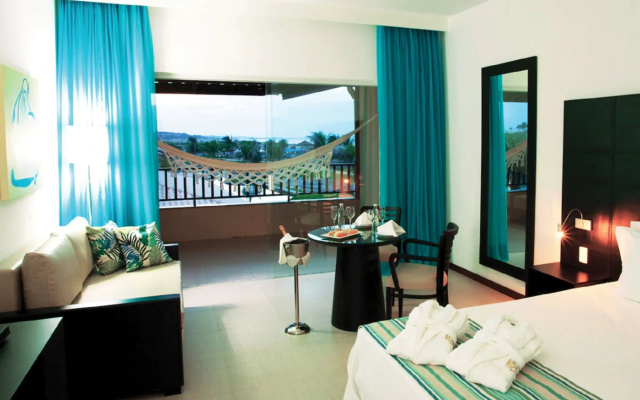 Dom Pedro Laguna Beach Resort & Golf by WAM Experience