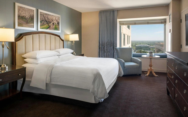 Sheraton Grand Sacramento Hotel