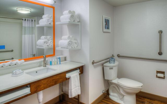 Hampton Inn & Suites Wixom